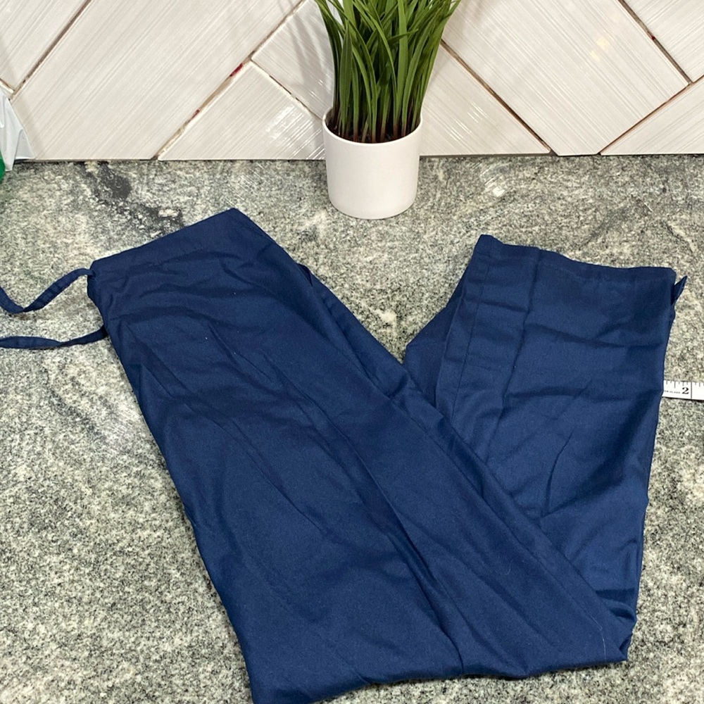 Women’s small blackstar scrub pants